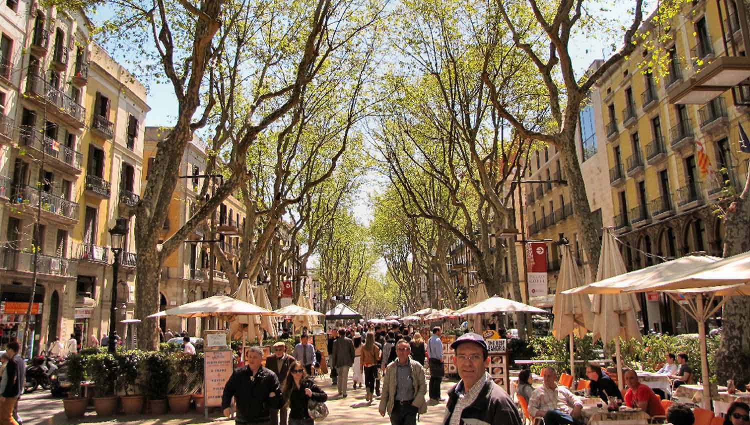 Rambla de Catalunya Shopping street Barcelona