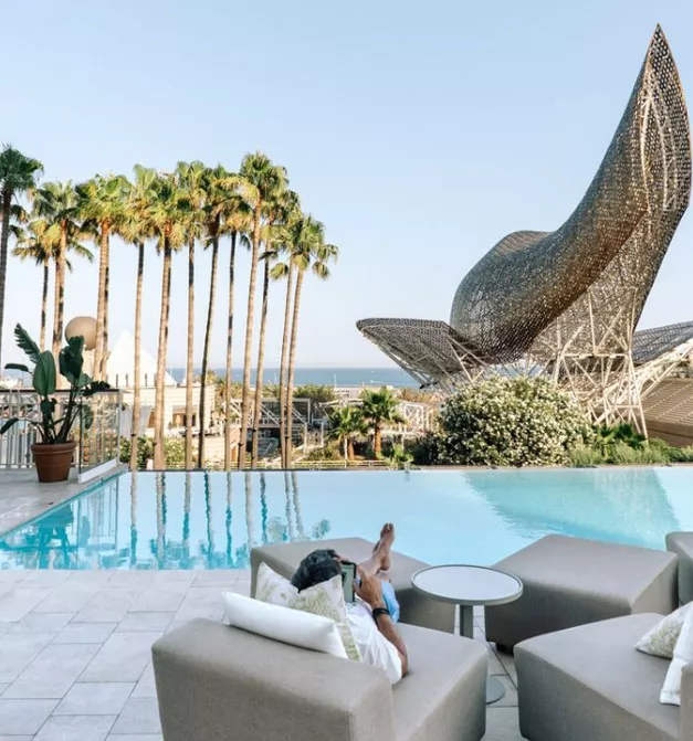 Arts Hotel Barcelona piscina