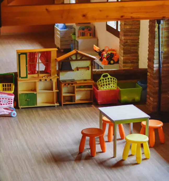 restaurante masía con parque infantil y ludoteca