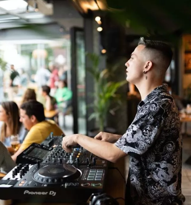 restaurante con música en directo en Castelldefels