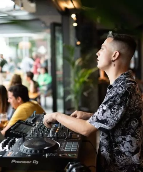 restaurante con música en directo en Castelldefels
