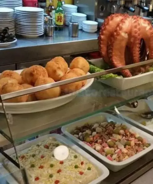 comida restaurante La Bombeta en La Barceloneta